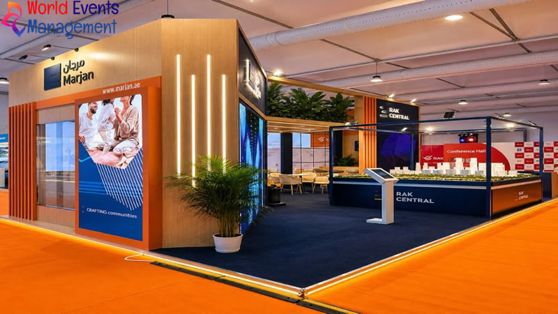 Modern exhibition booth design in Dubai with creative display area and branded stand setup